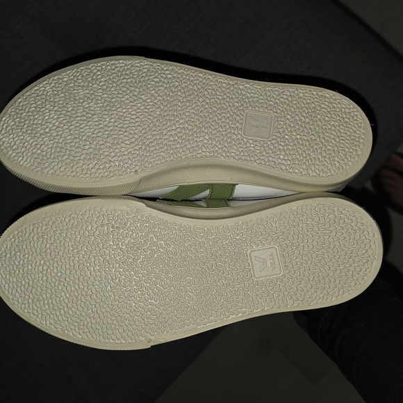 BNWOB Veja Leather & Suede White & Kiwi Sz 6 Sneakers - Picture 9 of 12